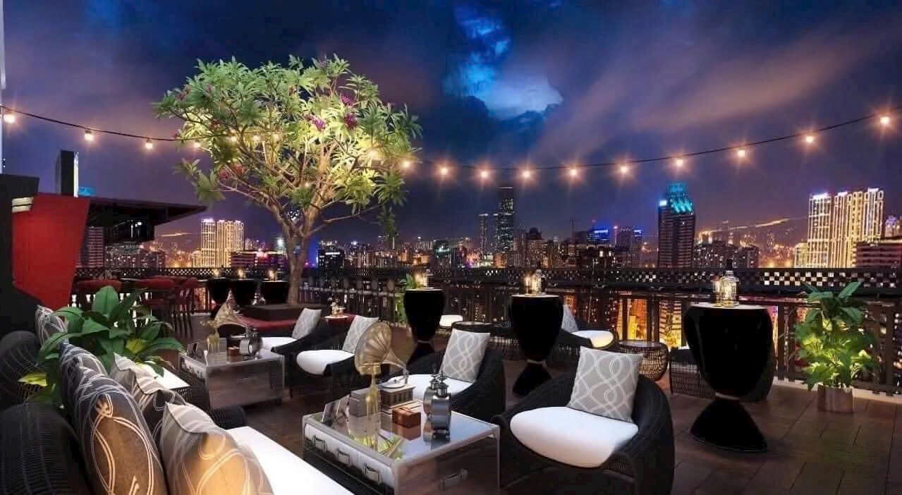 Khách sạn Diện tích 306m² – Mặt tiền 10m – 7 tầng – 3 sổ đỏ vuông vắn quy mô 45 phòng cao cấp, đầy đủ nhà hàng, lounge, spa,...