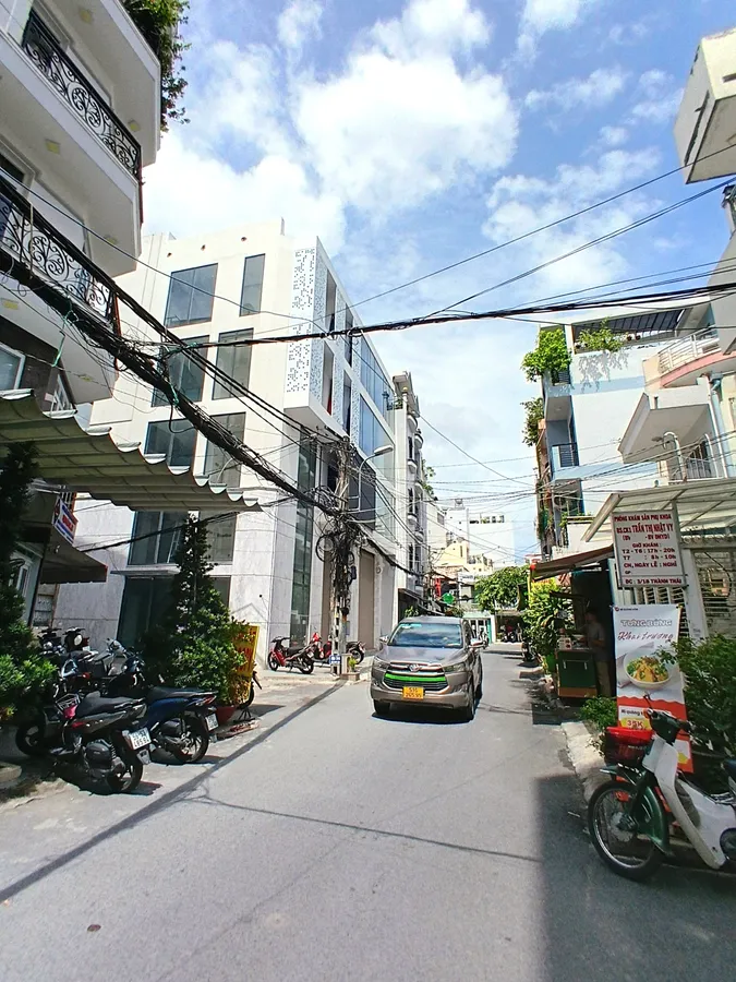 BÁN TÒA NHÀ CĂN HỘ DỊCH VỤ (CHDV) HẺM XE HƠI THÀNH THÁI - BA THÁNG 2 QUẬN 10 - 97M2 - 5 TẦNG BTCT 10PN 10WC - DOANH THU 500TRIỆU/ NĂM - NHỈNH 18TỶ