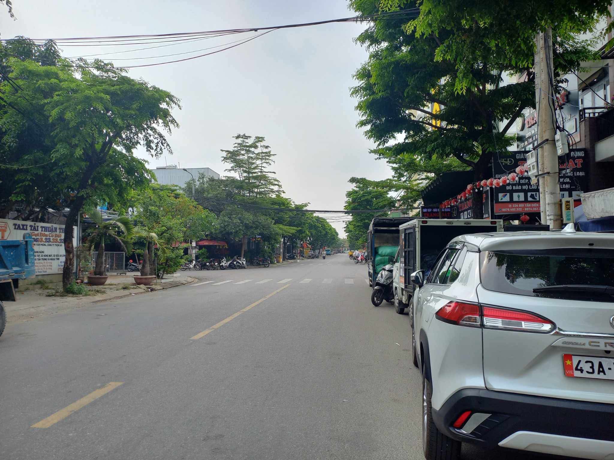 Chào bán lô đất mặt tiền Nguyễn Nhược Pháp lê. Đường 10,5m lề 4m.