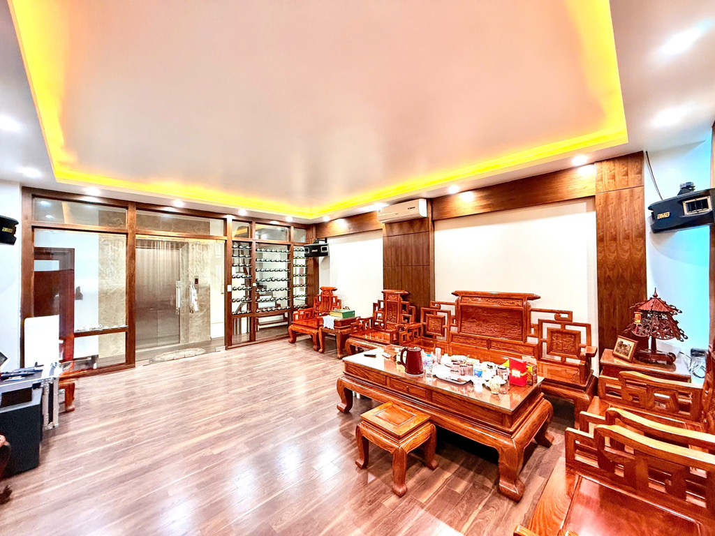 Bán nhà TT Cầu Giấy, 7 tầng TM, ở kết hợp KD, ô tô tránh, chỉ 25 tỷ