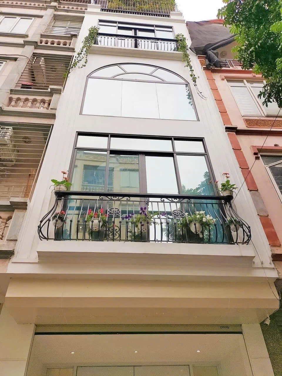 PHÂN LÔ HOÀNG SÂM – SIÊU PHẨM GIÁ ĐẦU TƯ DUY NHẤT – 52M² – Ô TÔ TRÁNH GIÁ 17 TỶ 800 – CẦU GIẤY