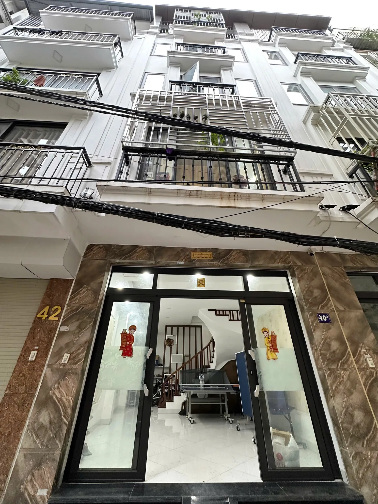 NHÀ SÁT PHỐ - MẶT TIỀN ĐẸP - Ô TÔ 7 CHỖ NGỦ TRONG NHÀ - VỪA Ở VỪA KINH DOANH