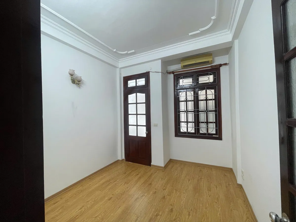 CẦU GIẤY NHÀ ĐẸP GẦN PHỐ FULL NỘI THẤT 3 GÁC CHẠY GẦN Ô TÔ