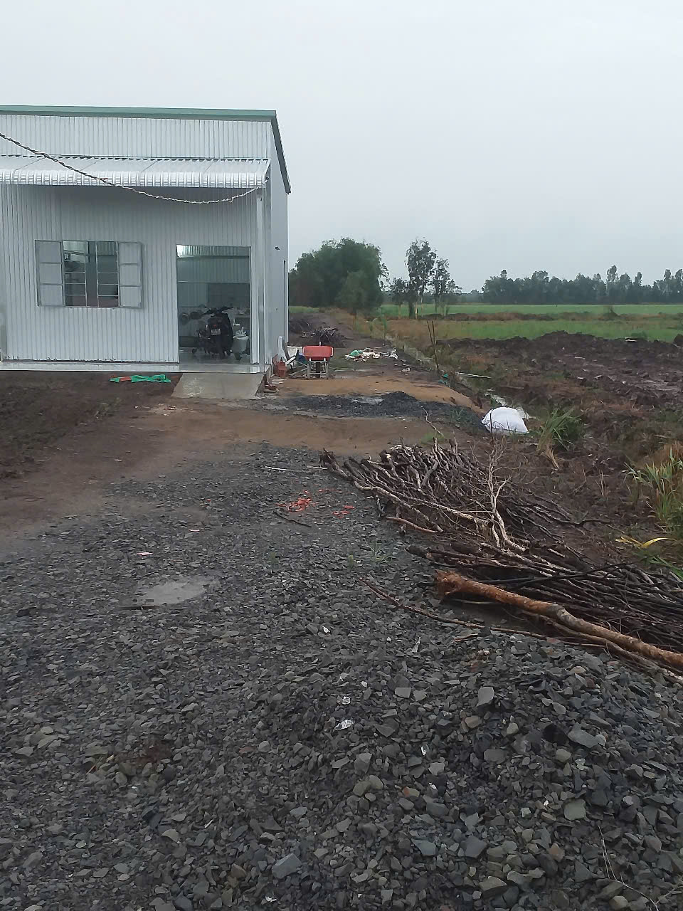 Chính Chủ Bán Nhà Tiền Chế Và 1300m2 Đất Tại Xã Thuận Bình, Thạnh Hóa, Long An