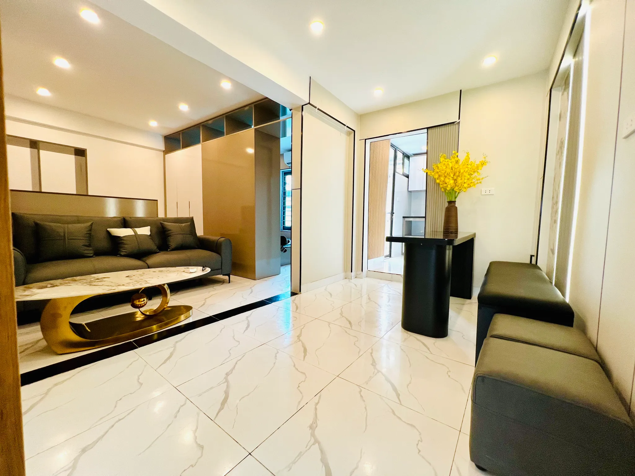 Bán căn hộ phố Hồ Đắc Di, Nam Đồng, 60m, 3.05 tỷ, 2 ngủ, vs, ban công, full nội thất