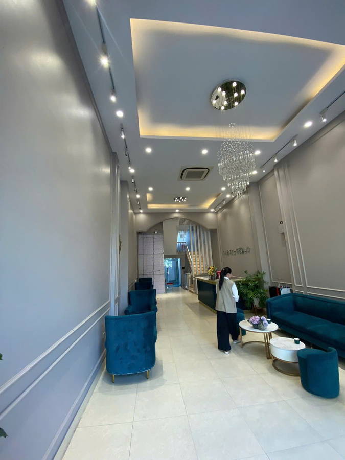 Bán Nhà Mặt Phố Nguyễn Khang 100 m2 x 5t MT 5M K/D Vỉa Hè View Sông 52 Tỷ Q. Cầu Giấy