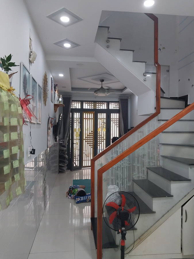 BÁN NHÀ 3 LẦU – HẺM Ô TÔ – GẦN CHỢ BÌNH THÀNH – 2.3 TỶ