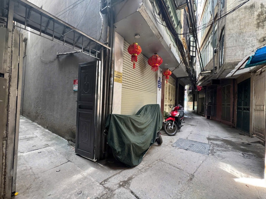 Bán nhà chính chủ phố Hồng Mai dân xây khung cột 30m ra phố 33m2 giá 6.9 tỷ