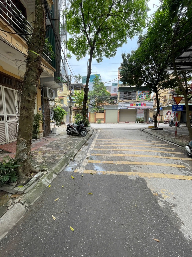 BÁN GẤP NHÀ PHÂN LÔ HOÀNG MAI – THANG MÁY – Ô TÔ TRÁNH – VIEW VƯỜN HOA –GIÁ 15 TỶ