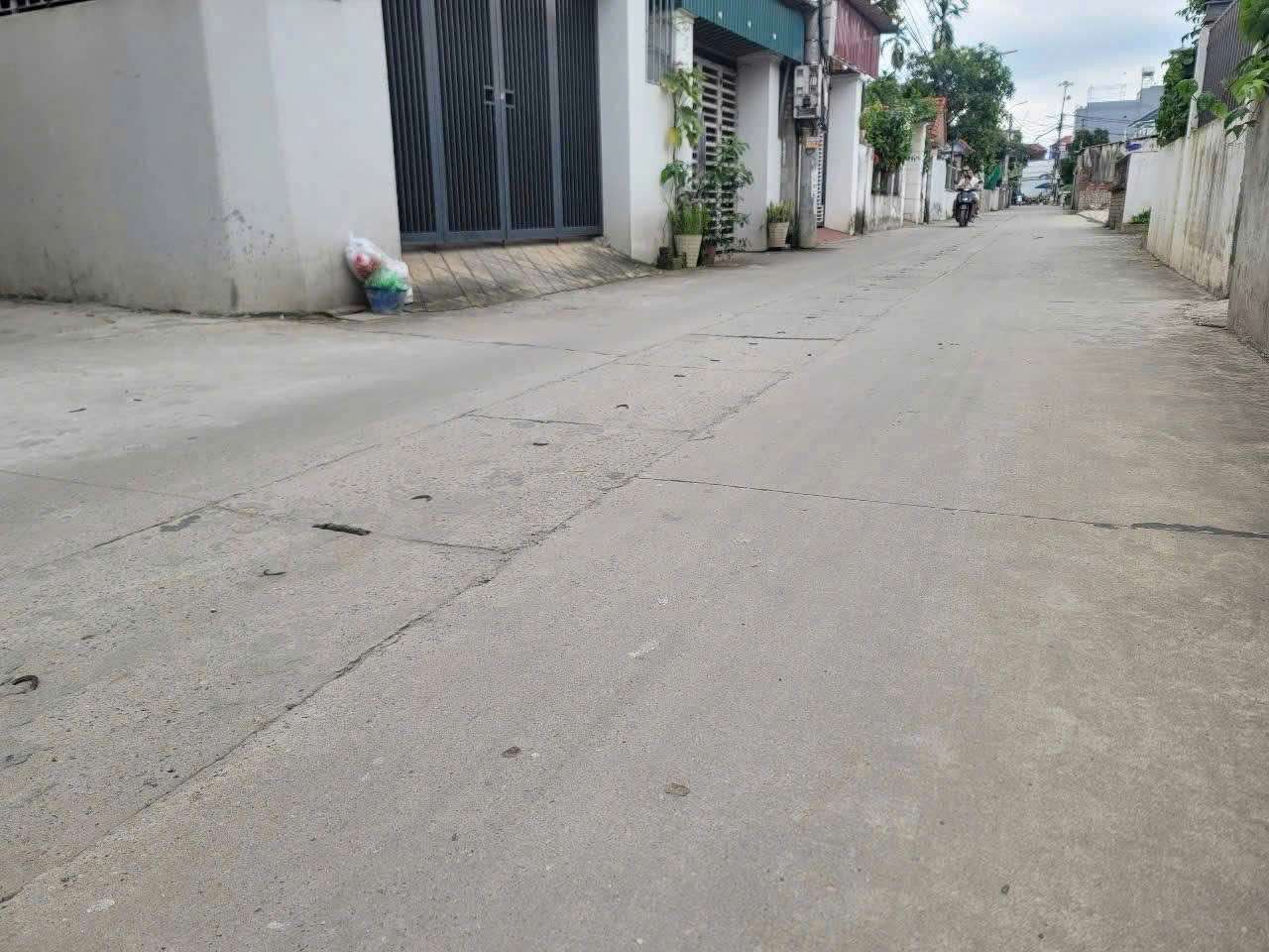 57M FULL TC TỔ 9 QUANG MINH MÊ LINH GIÁ 2,X TỶ.LH CHÍNH CHỦ,Ô TÔ VÀO ĐẤT