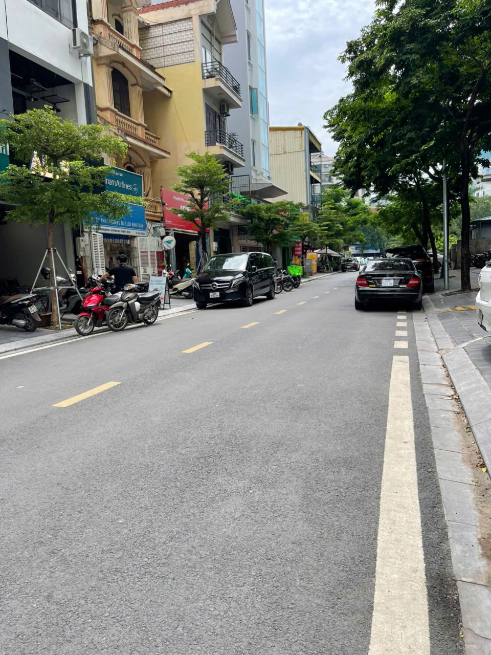 NHÀ MẶT NGÕ DUY TÂN, PHÂN LÔ, VỈA HÈ KINH DOANH ĐỈNH CỦA CHÓP, XUỐNG TIỀN LÀ LÃI