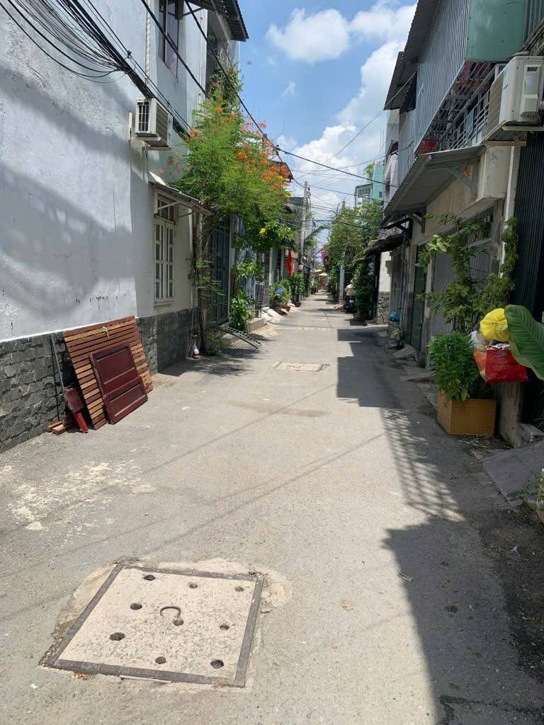 Nhà trung tâm, hẻm xe hơi, pháp lý sạch, giá quá yêu cho vị trí không có căn thứ 2!
