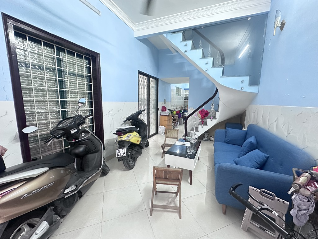 NGUYỄN TRÃI - NGÃ TƯ SỞ - 36M2 - 7.5 TỶ - LÔ GÓC THOÁNG SÁNG - NGÕ THÔNG RỘNG RÃI - GẦN MẶT PHỐ