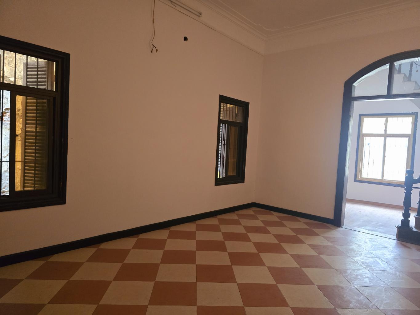 Bán nhà Tây Sơn, Đống Đa, ô tô, lô góc, 47m2, 3 tầng, Mt 4m, chỉ 12.5 tỷ