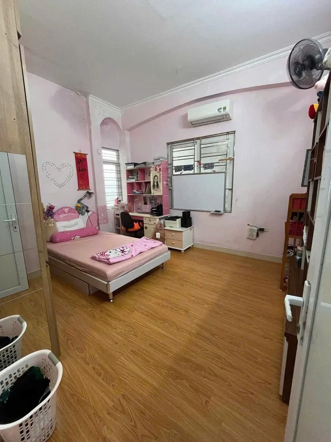 NHÀ DÂN XÂY 3GAC QUA NHÀ NGÕ THÔNG THOÁNG CHẮC CHẮN