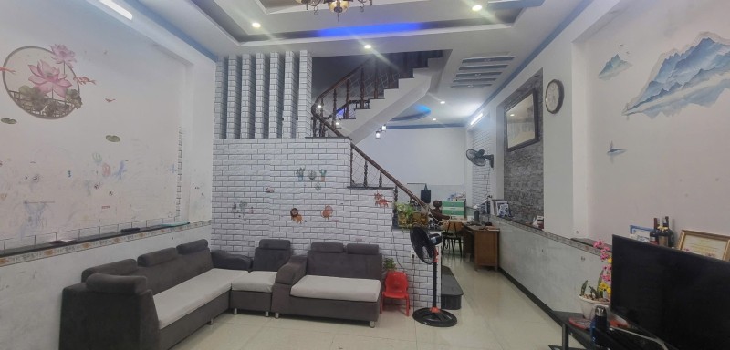 Bán nhà 2 Tầng Dĩ An,1 sẹc Lê Hồng Phong,đường 2 ô tô,giá đầu tư,nhanh thì còn