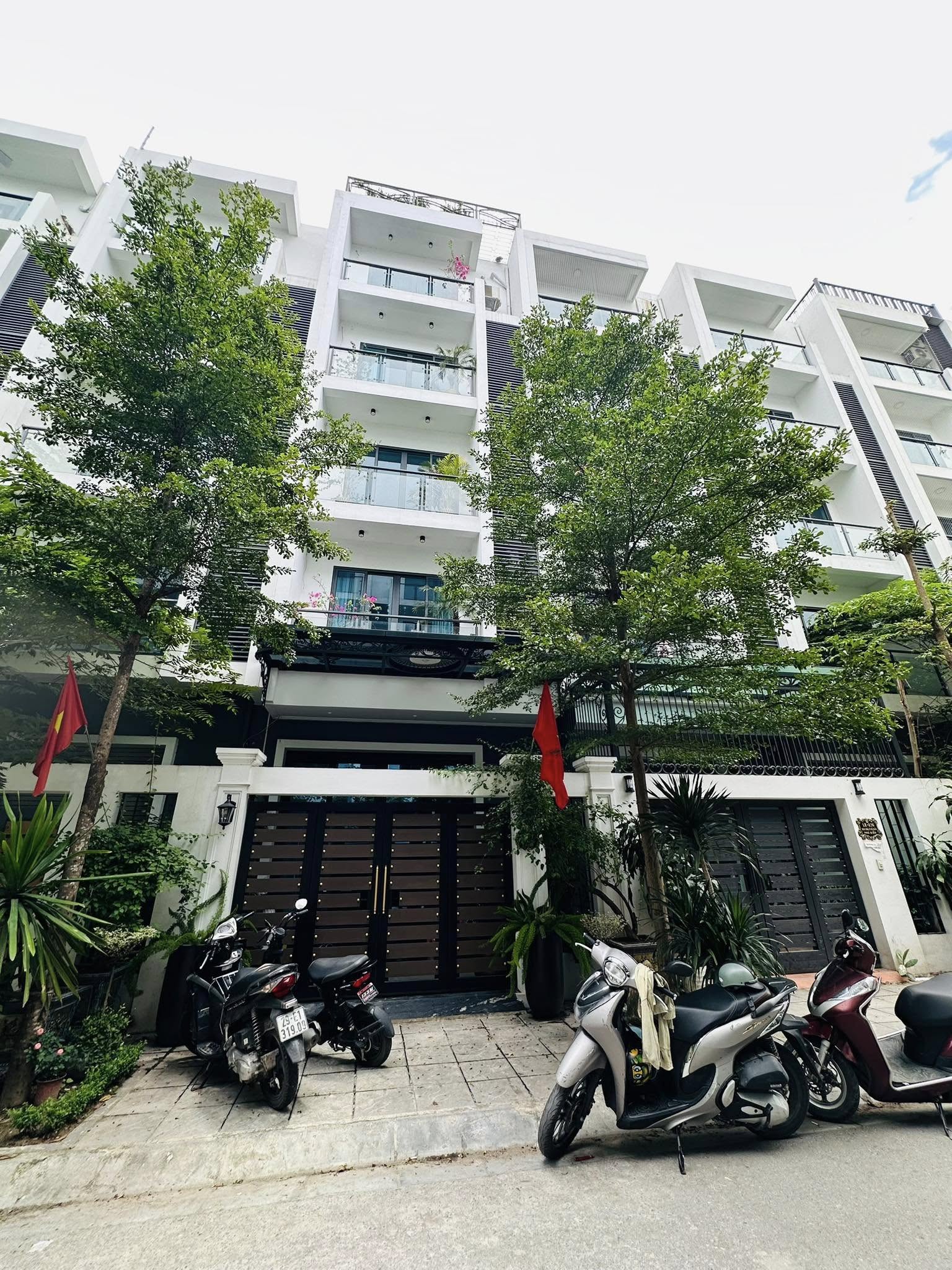 Bán Biệt Thự Liền Kề 5 Tầng View Hồ Trung Tâm Cầu Giấy- Bắc Từ Liêm Chỉ 90m² Giá 37 tỷ