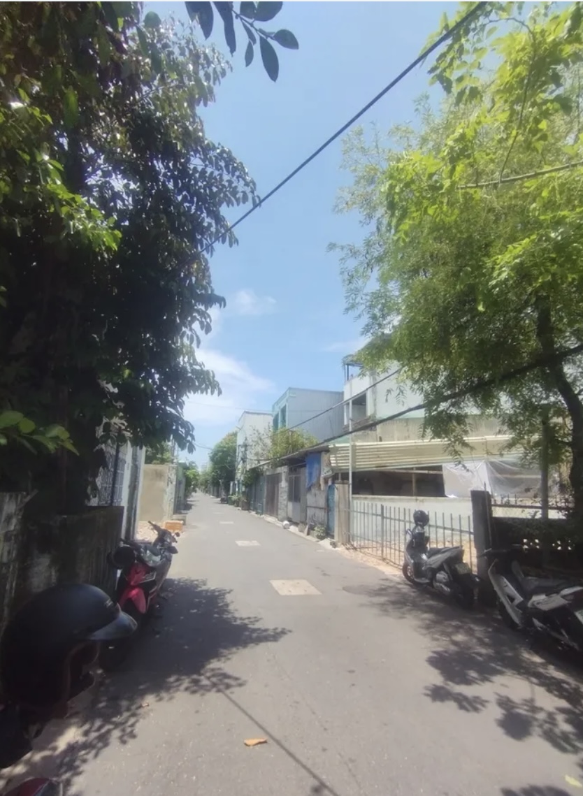 258m2