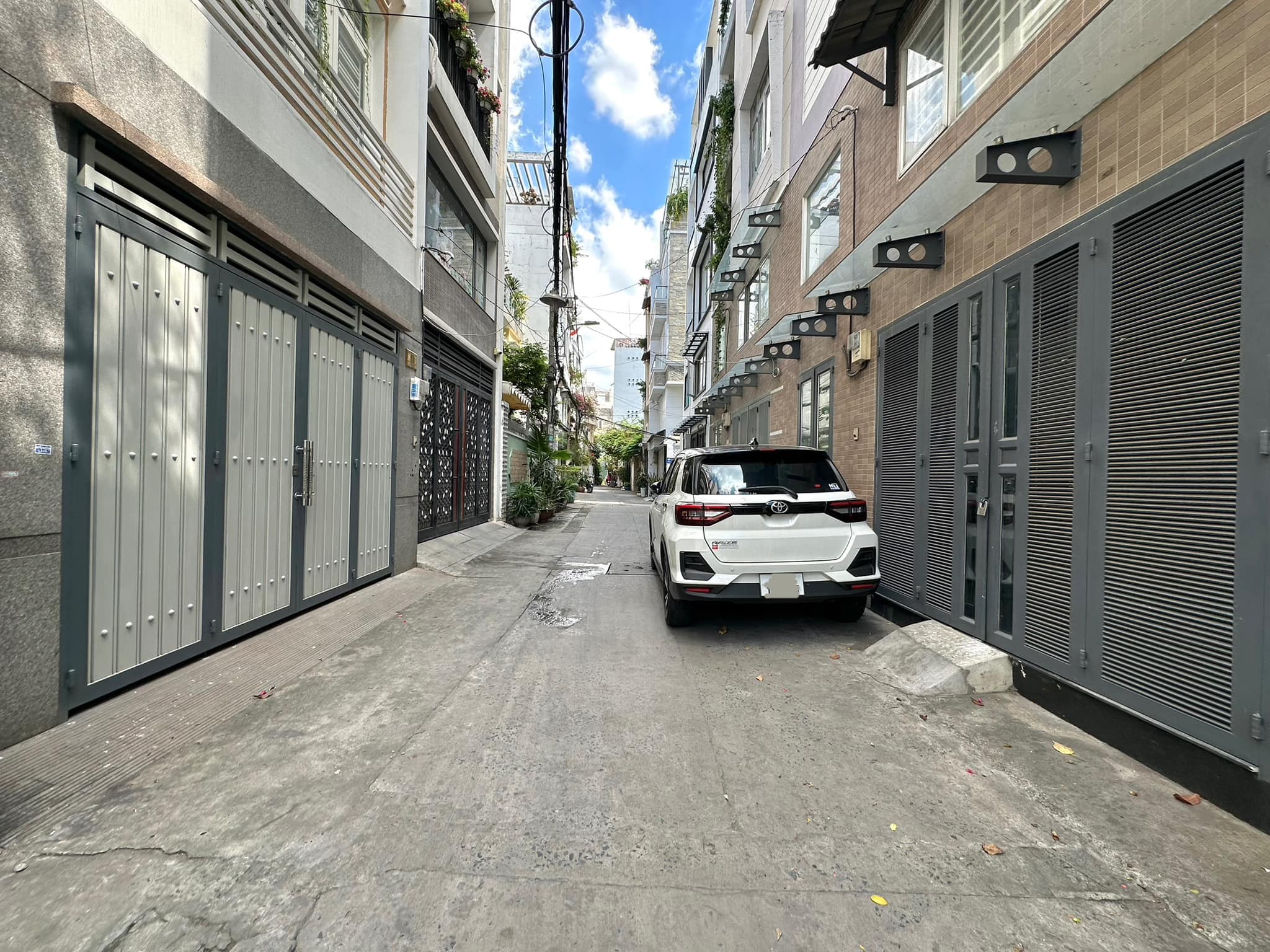 GIẢM SỐC,NHÀ PHÂN LÔ ÔTÔ VÀO NHÀ,THANG MÁY 47M2 7T,NGÕ THÔNG KINH DOANH, 18.4 TỶ