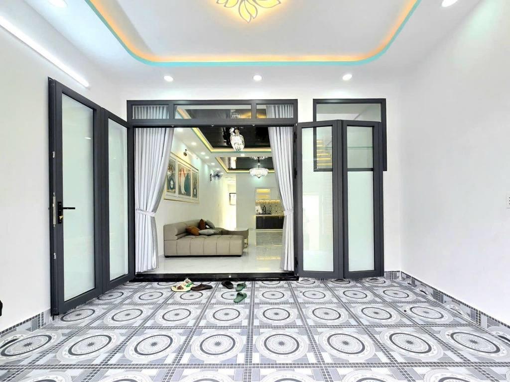 BÁN NHÀ ĐẸP CĂN GÓC RẤT THOÁNG - MẶT TIỀN HẺM KINH DOANH - hẻm 4m Huỳnh Tấn phát, thông ra chợ Phú Xuân Nhà Bè _ zá