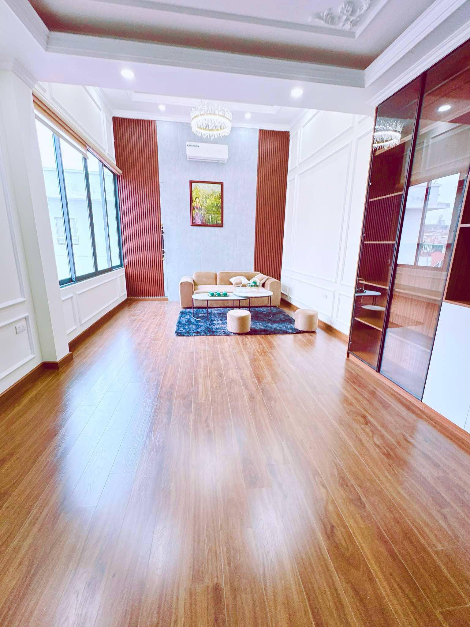 TT CẦU GIẤY NHÀ MỚI TINH 6T THANG MÁY OTO ĐỖ CỬA