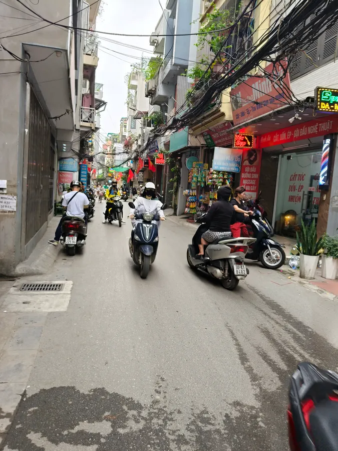 BÁN NHÀ PHỐ HOÀNG VĂN THÁI – 86M2 – Ô TÔ VÀO NHÀ – KINH DOANH MỆT NGHỈ – GIÁ 18,5 TỶ