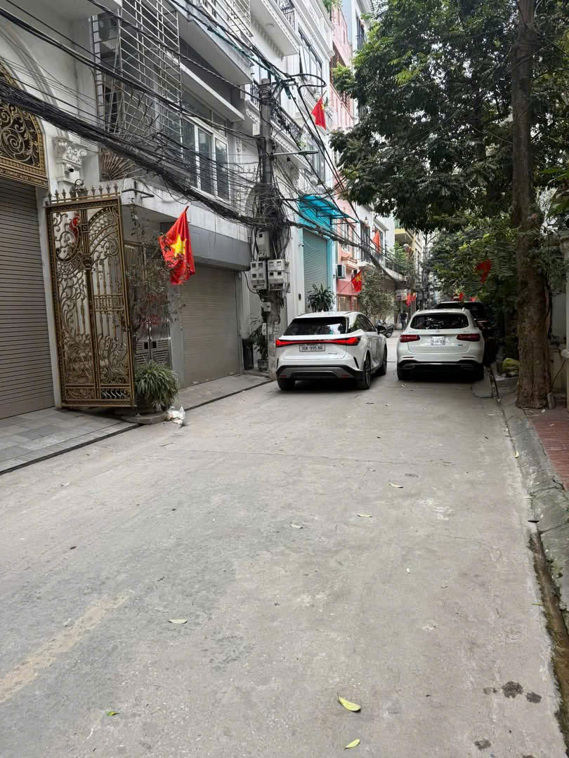 SỞ HỮU NGAY CĂN NHÀ ĐẸP - GIÁ TỐT - Vị Trí Đắc Địa Tại Ngõ 147A Phố Tân Mai (To) Gần Hồ Đền Lừ, Quận Hoàng Mai