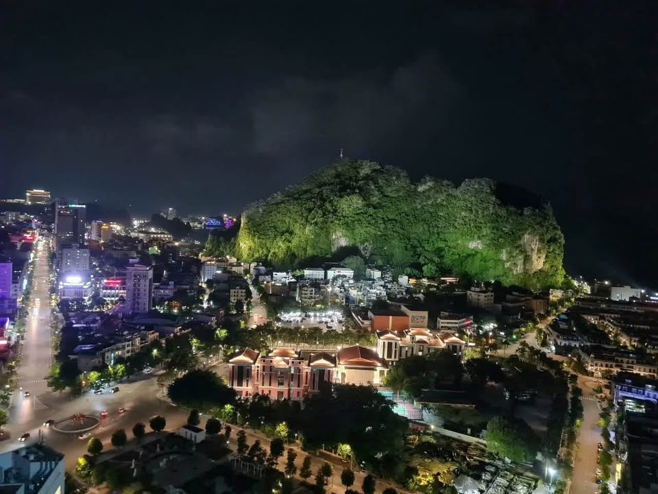 hính chủ cần bán Căn hộ 4Pn 124m2 view biển chung cư SAPPHIRE S1, Bến Đoan, Hồng Gai, Tp Hạ Long.