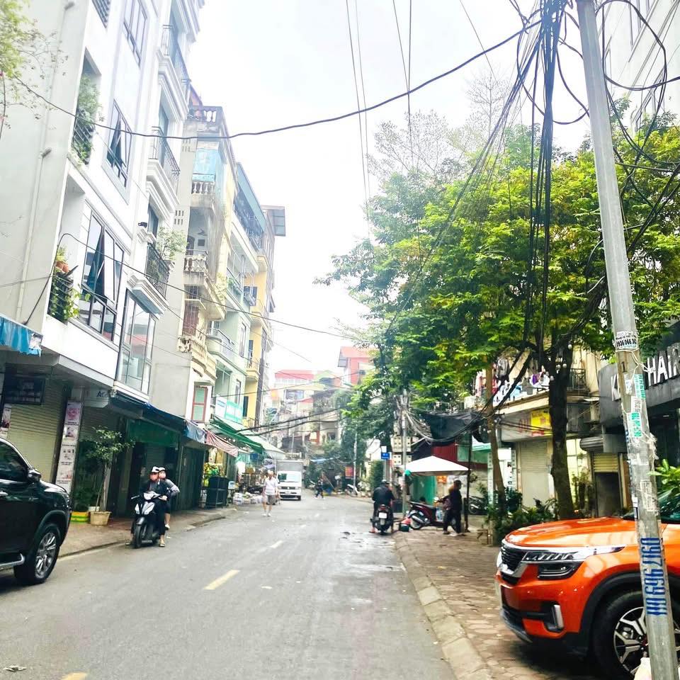 Bán nhà Trích Sài hồ Tây, ở sướng, 69m chỉ 18.5 tỷ