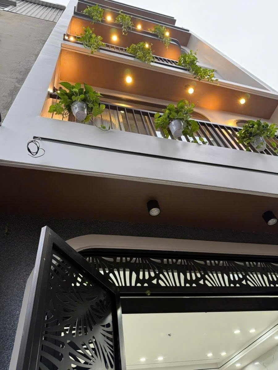 LONG BIÊN – PHỐ TRẠM, NHÀ MỚI FULL NỘI THẤT, 38M2 - 5 TẦNG , GIÁ CHỈ 7,89 TỶ ( GIÁ TỐT)