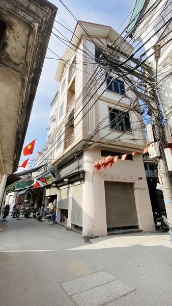 Cần t.i.ề.n bán gấp nhà phố LÔ GÓC 33m MT 11m, 2 THOÁNG - hiện đang KINH DOANH phòng khám giá hơn 4.9 tỉ có Tl tại La