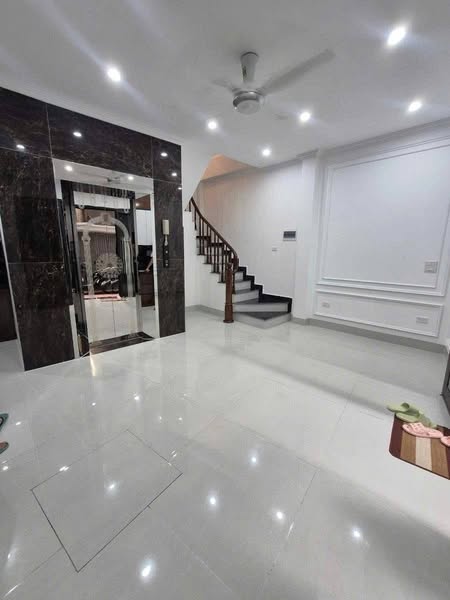 ĐỒNG CỔ,TÂY HỒ, HÀ NỘI -THANG MÁY 7 TẦNG - 10M RA PHỐ - Ô TÔ TRÁNH - GIÁ 11.5 TỶ