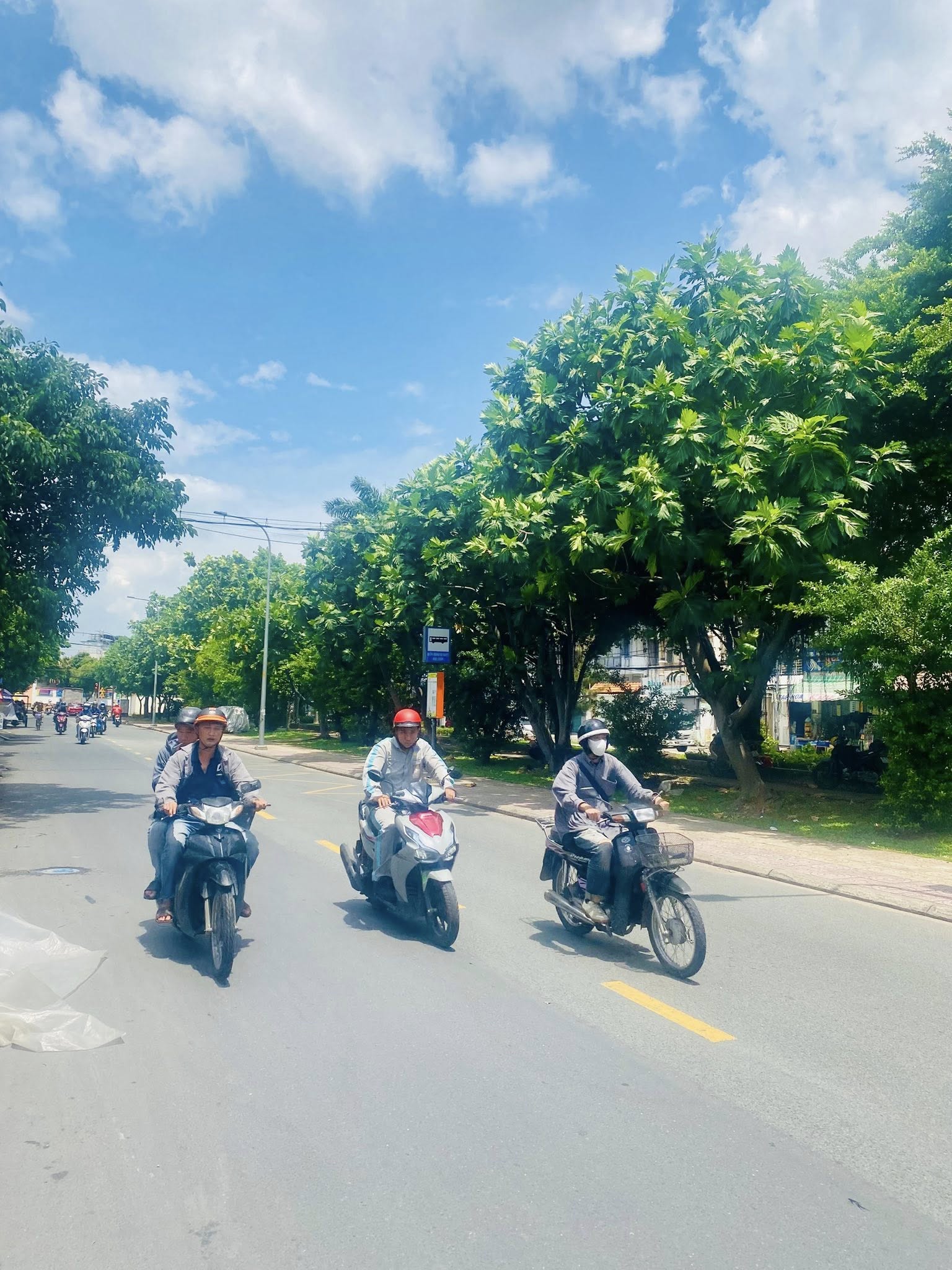 TÂY THẠNH - MỘT BƯỚC RA MẶT TIỀN - NGAY CÔNG VIÊN - 81M - 3 TẦNG NHỈNH 6 TỶ