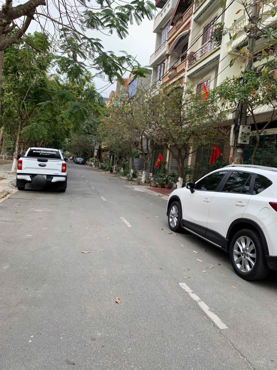 Bán nhà phố Tây Sơn, Đống Đa, ngõ ô tô, 76m2, 5 tầng, MT rộng, gần Rạp Chiếu Phim Quốc Gia, ở, làm VP 18.3 tỷ.