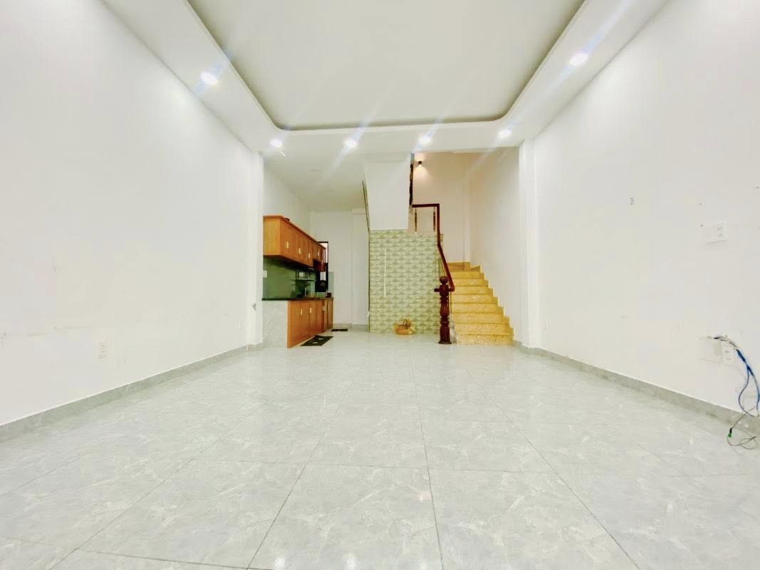 NHÀ MT MỚI 3 TẦNG - 50M NGANG 5 - GẦN CHỢ TÂN HƯƠNG - P18 GIÁ MỀM NHỈNH 6
