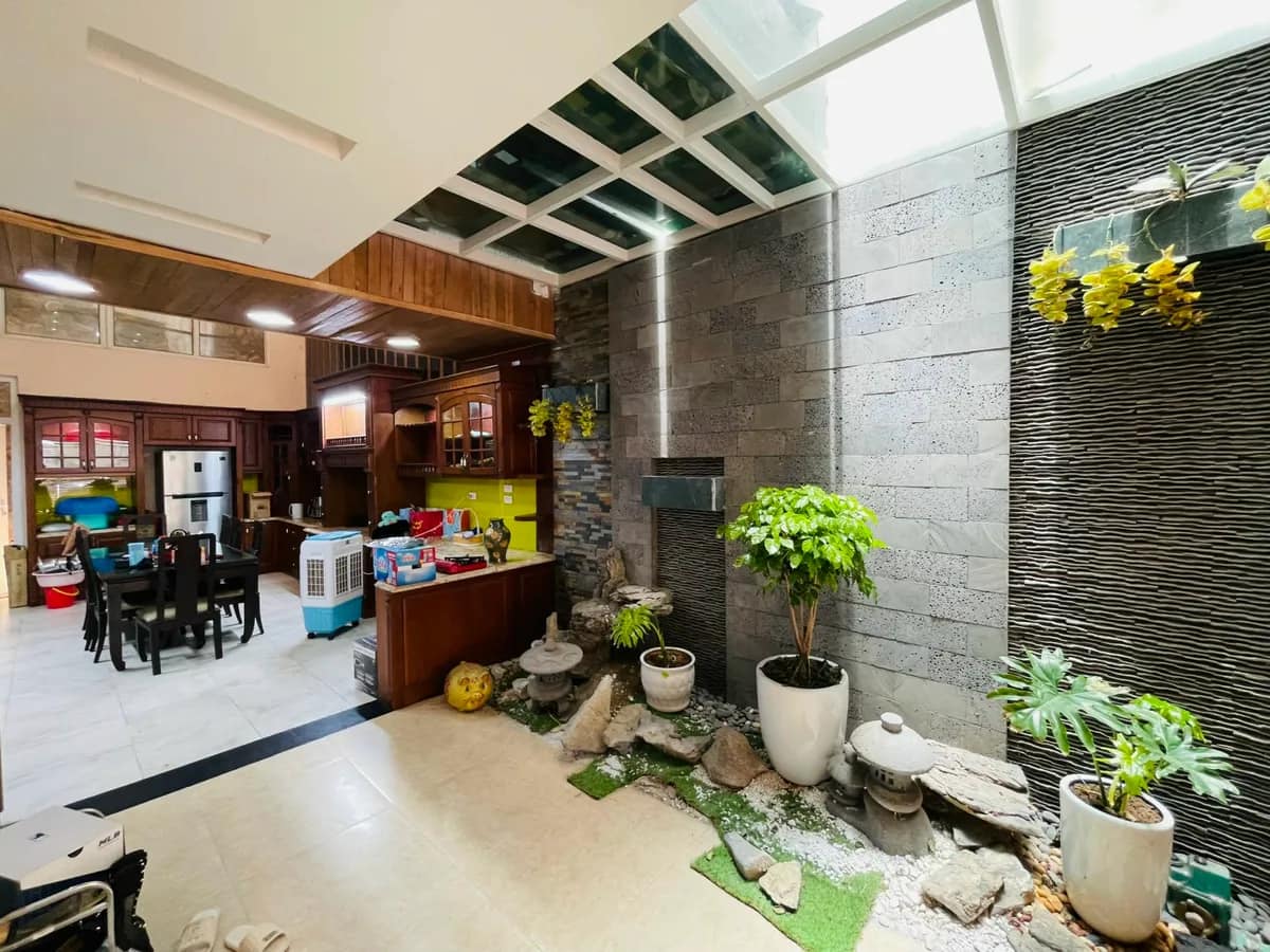 PHỐ HOÀNG VĂN THÁI - MẶT NGÕ THOÁNG RỘNG - PHONG CÁCH HIỆN ĐẠI - NỘI THẤT XỊN SÒ