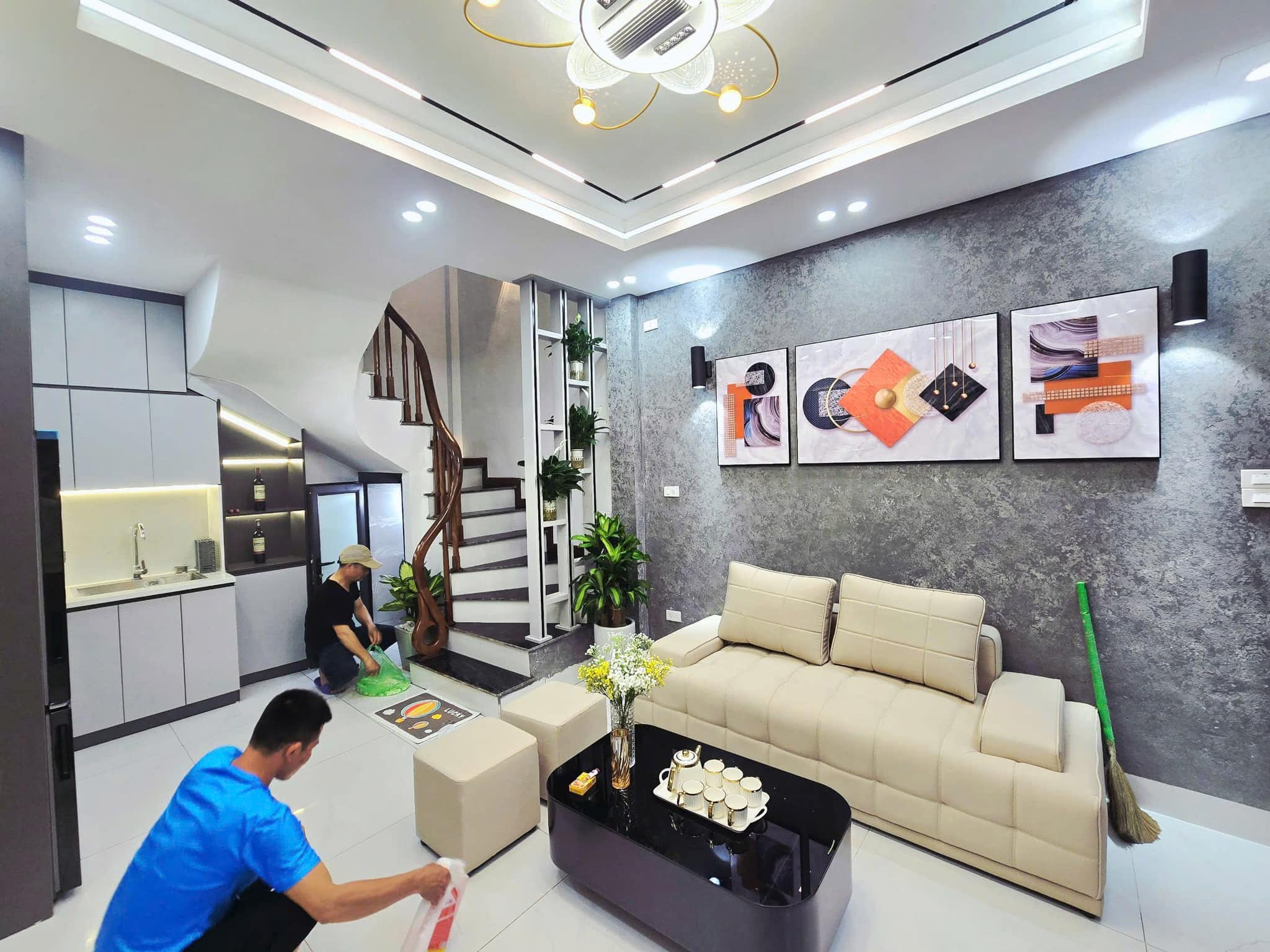 NHÀ ĐẸP LONG LANH – DƯƠNG VĂN BÉ - HAI BÀ TRƯNG