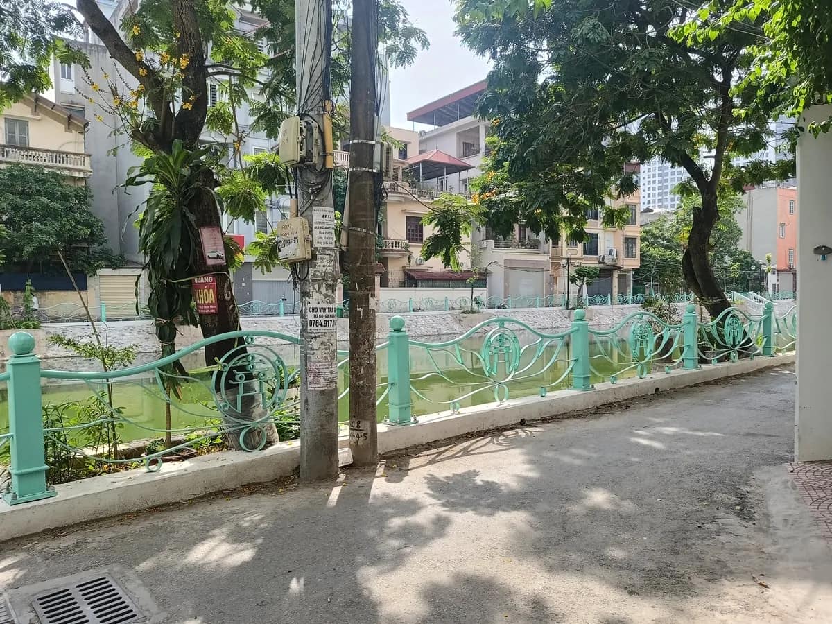 PHỐ QUAN NHÂN - GẦN HỒ SEN - NGÕ BA GÁC - NỘI THẤT XỊN SÒ - NHÀ THOÁNG SÁNG