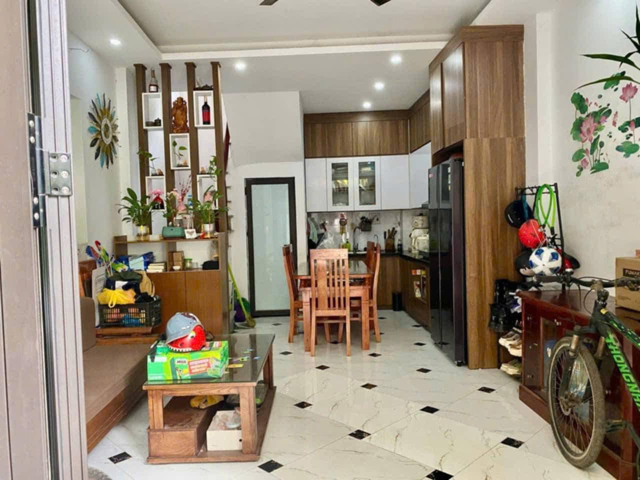 BÁN NHÀ PHỐ MỸ ĐÌNH, 32M2 X 5 TẦNG NHỈNH 5 TỶ, NGÕ NÔNG – NHÀ ĐẸP – GẦN Ô TÔ