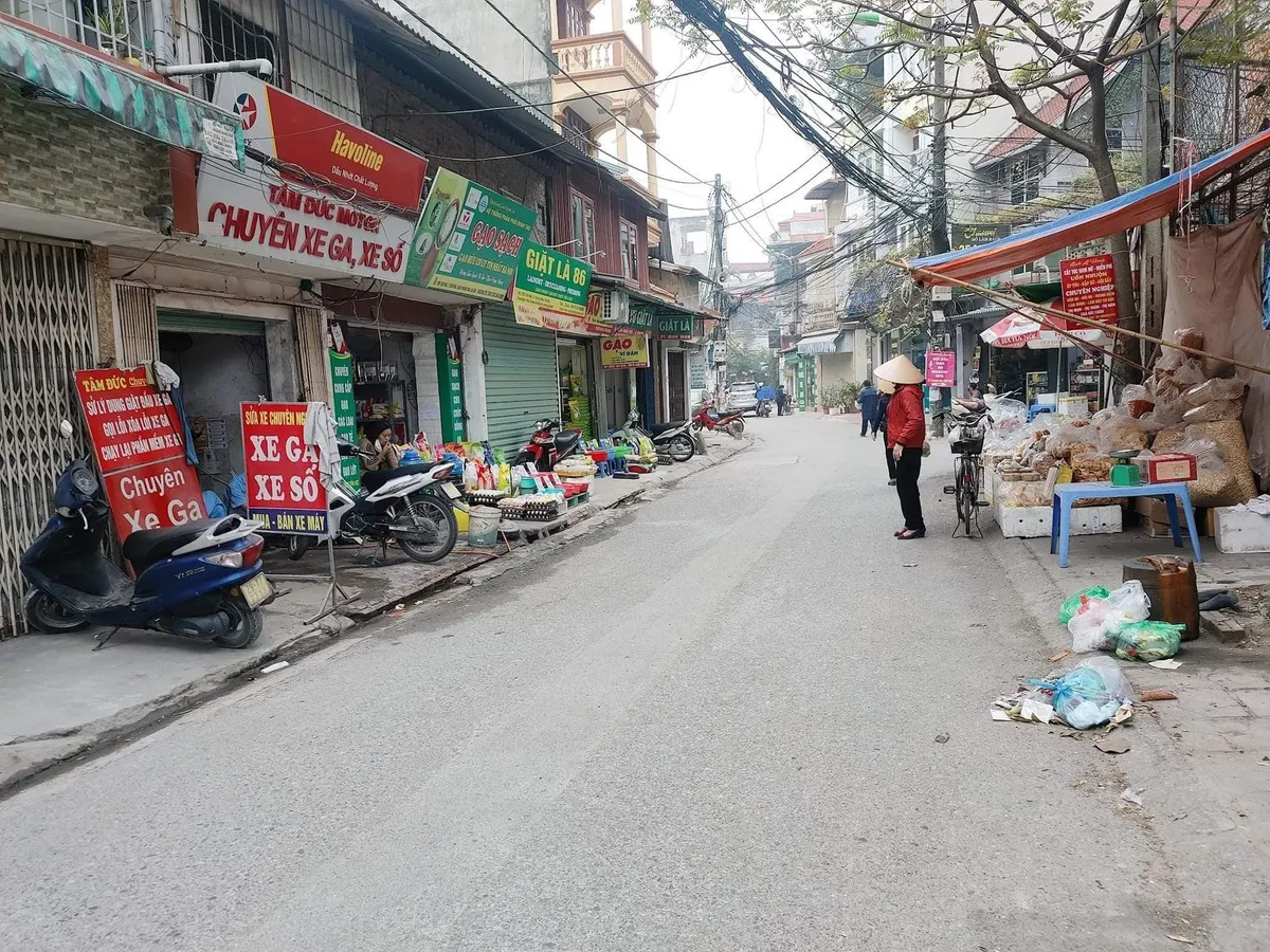 Nhà Cũ Ngõ Kinh Doanh Sầm Uất Ô Tô Dừng Đỗ Ngày Đêm, Phố Tân Mai .51m2. Giá Chào Nhỉnh 8 Tỉ