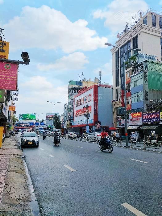 Mặt tiền VIP Phan Đăng Lưu, P1, Phú Nhuận 4x14m, 6 tầng BTCT, Vỉa hè 3m – Giá tốt