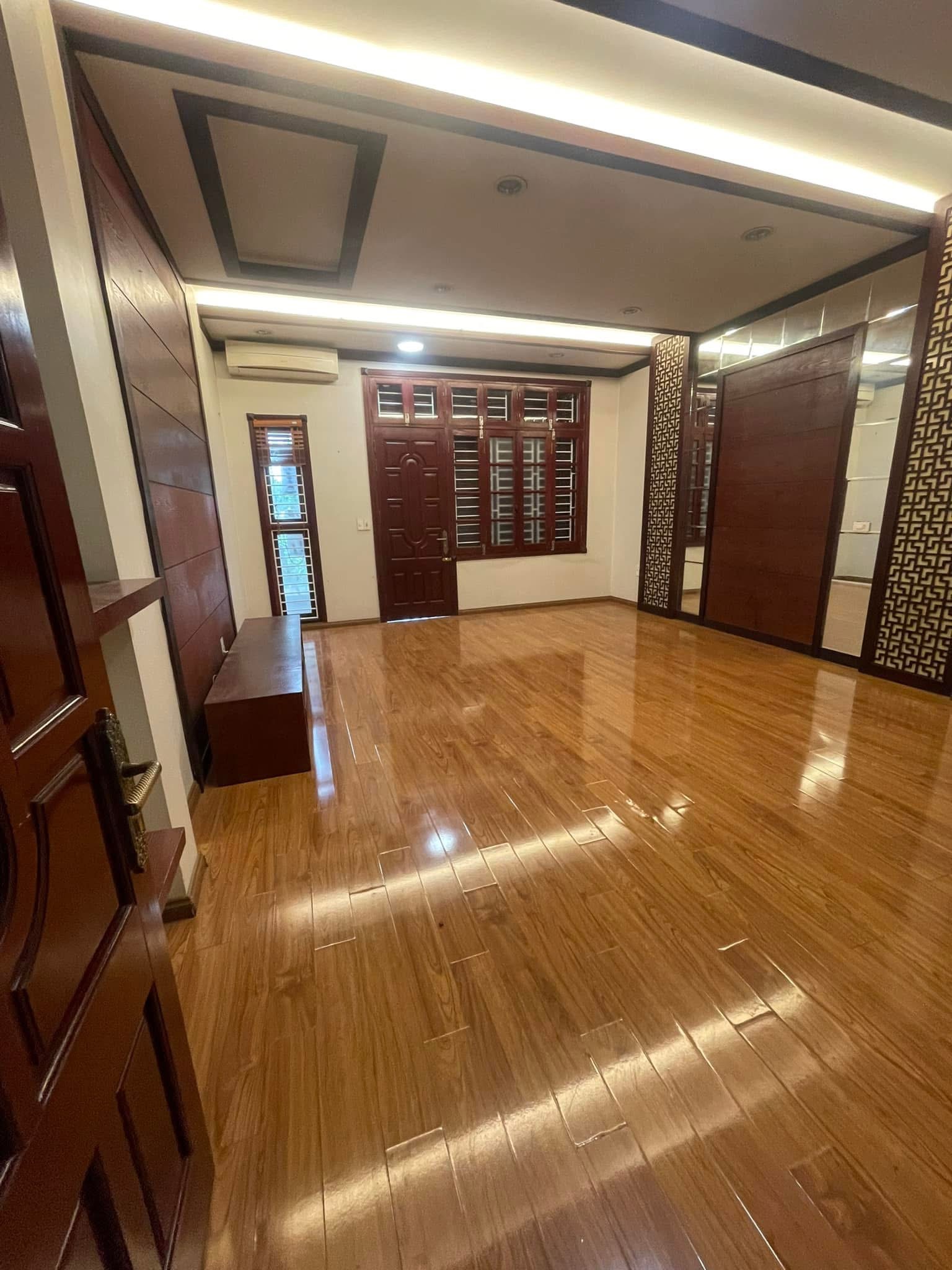 CHỈ 22 TỶ SỞ HỮU NHÀ 64M, THÔNG SÀN, SÁT PHỐ, Ô TÔ TRÁNH, KINH DOANH ĐỈNH PHỐ TRUNG KÍNH.