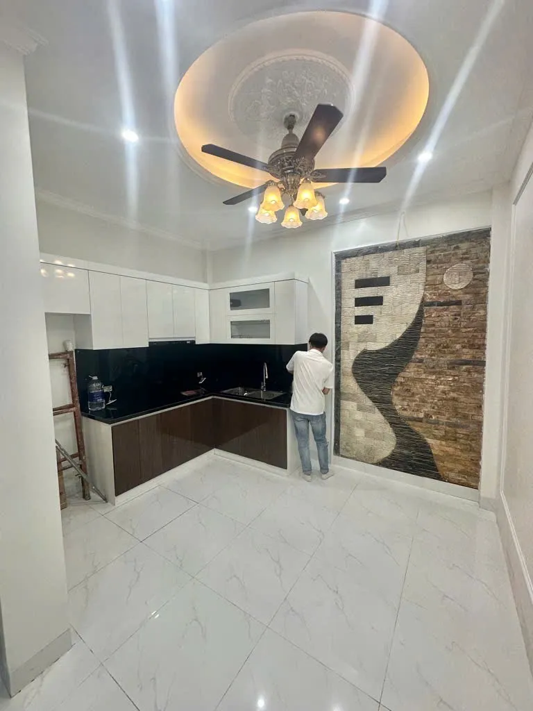 Trung tâm Đống Đa, Pháo Đài Láng, LÔ GÓC, Thang máy 40M x 6Tầng, 10,5 tỷ. Lh: 0845369333