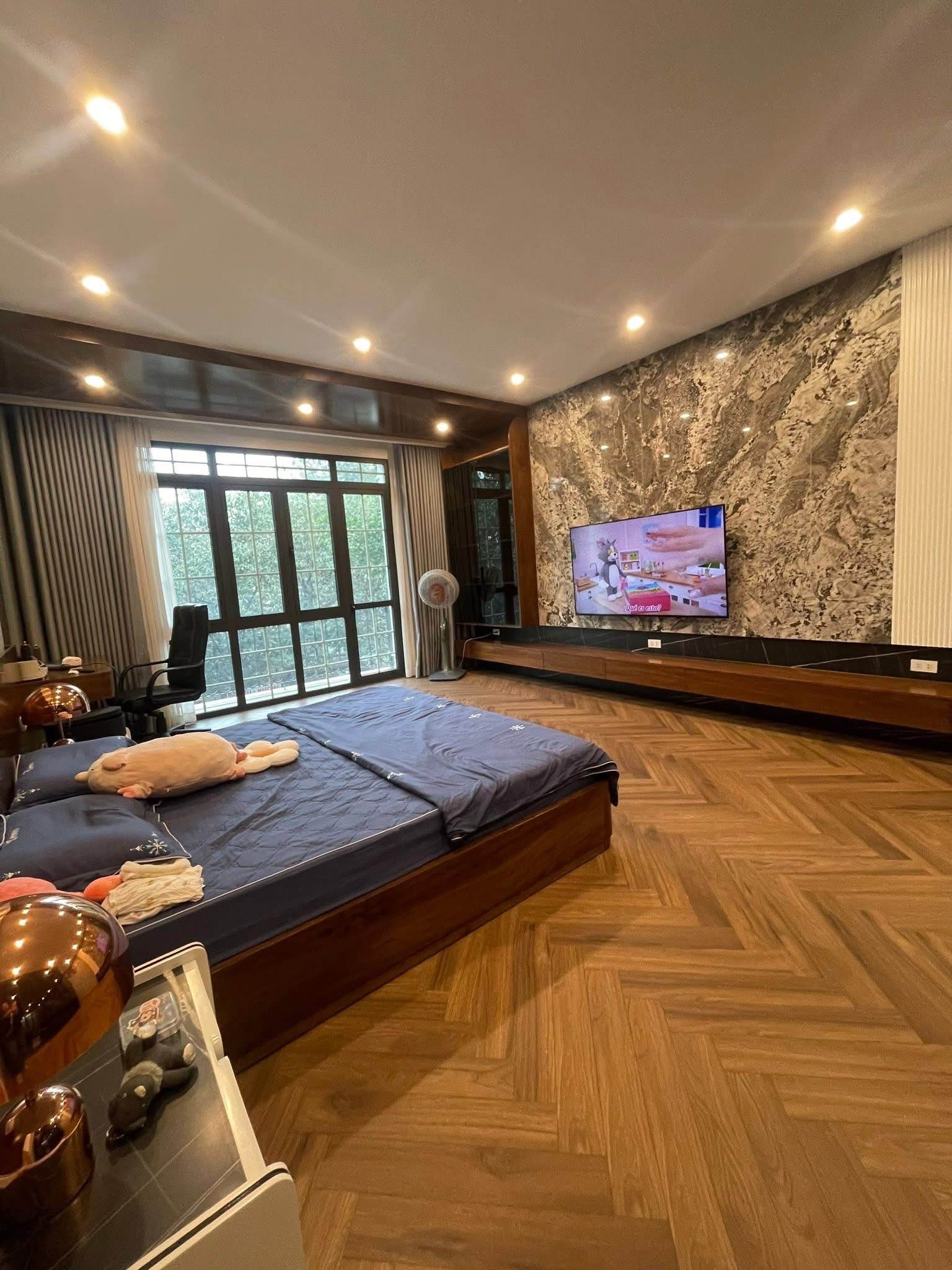 NHÀ PHÂN LÔ PHỐ VŨ PHẠM HÀM, Ô TÔ TRÁNH, NGÕ THÔNG, KINH DOANH ĐỈNH, DT 90M, 5 TẦNG.