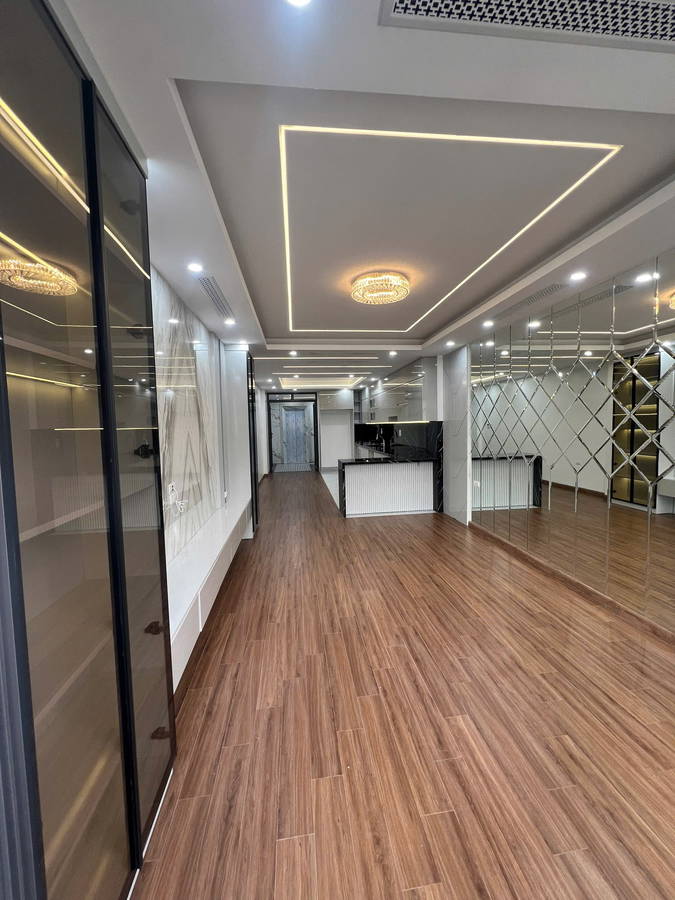 Bán Nhà Tam Trinh. Hoàng Mai. 6 Tầng Thang Máy. Ô Tô. DT 61m2. MT 3,7m. Giá 17,8 Tỷ