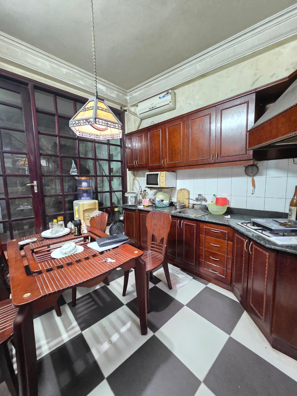 Bán nhà hxh Nguyễn Thượng Hiền - 77m2 ( 7x11) - xây 1 trệt 4 lầu - nhà C4 có dòng tiền - tiện xây mới - chỉ 6.x tỷ