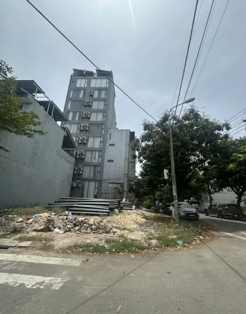 Lô đất 2 mặt tiền Dương Trí Trạch . DT:159m , ngang 11m5