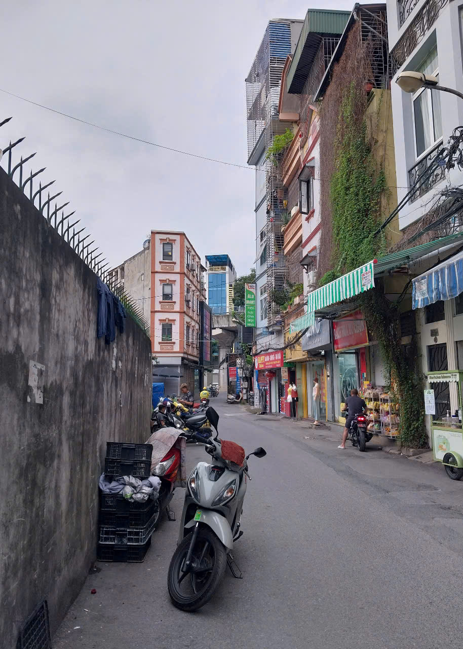 NHÀ DÂN XÂY 6T, 10 PHÒNG CHO THUÊ CẠNH ĐH THƯƠNG MẠI - NGÕ THÔNG, GẦN Ô TÔ - 9.75 TỶ