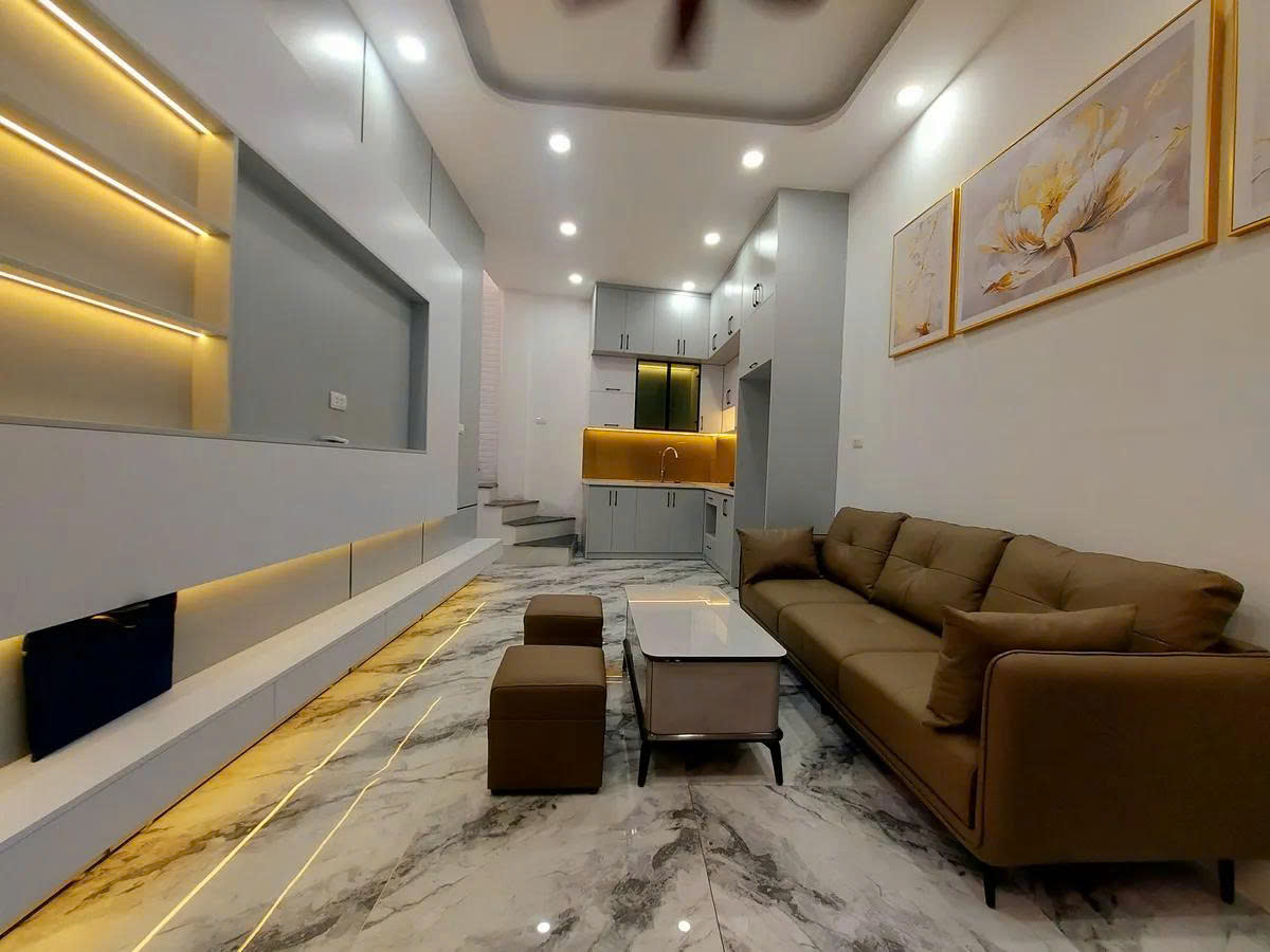 BÁN NHÀ RIÊNG GẦN CÔNG VIÊN THỐNG NHẤT – 32M² x 4 TẦNG – CHỈ NHỈNH 6 TỶ – SỔ ĐỎ CẦM TAY