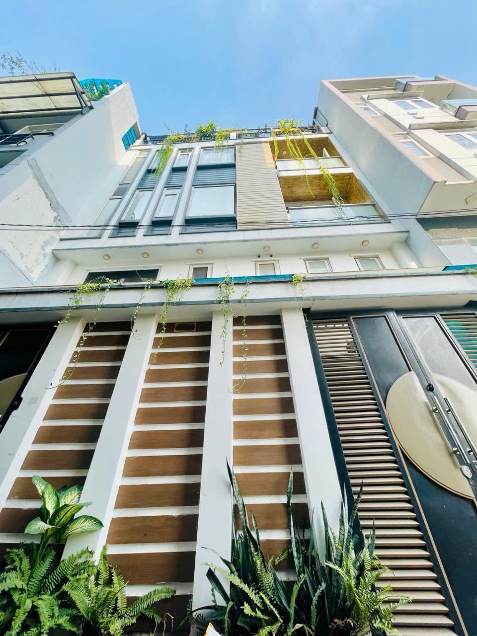 Bán nhà Q10 đường Thành Thái- 96m-4 tầng-10 PN